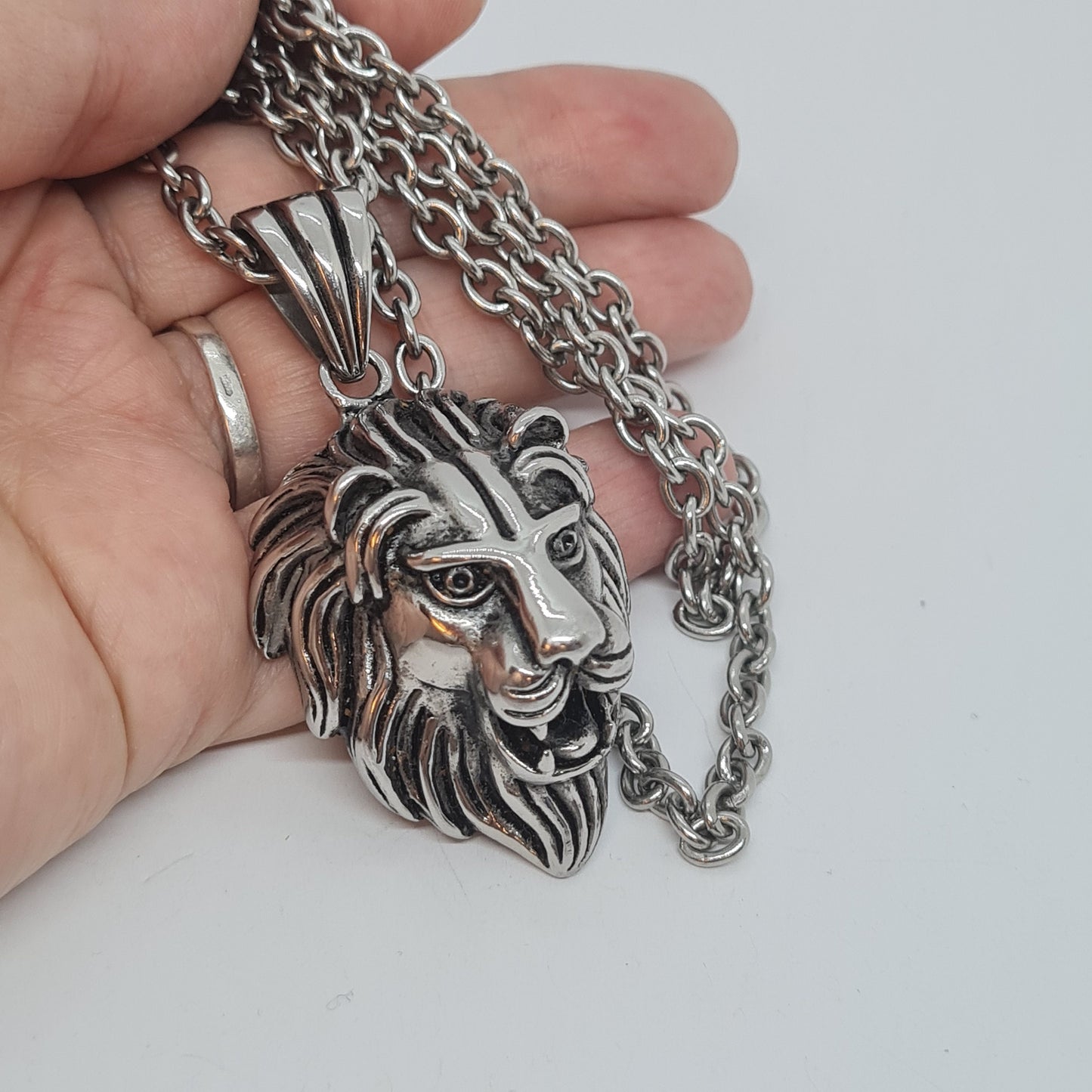 Vintage heavy lion head pendant necklace Silver tone metal chain with chunky pendant