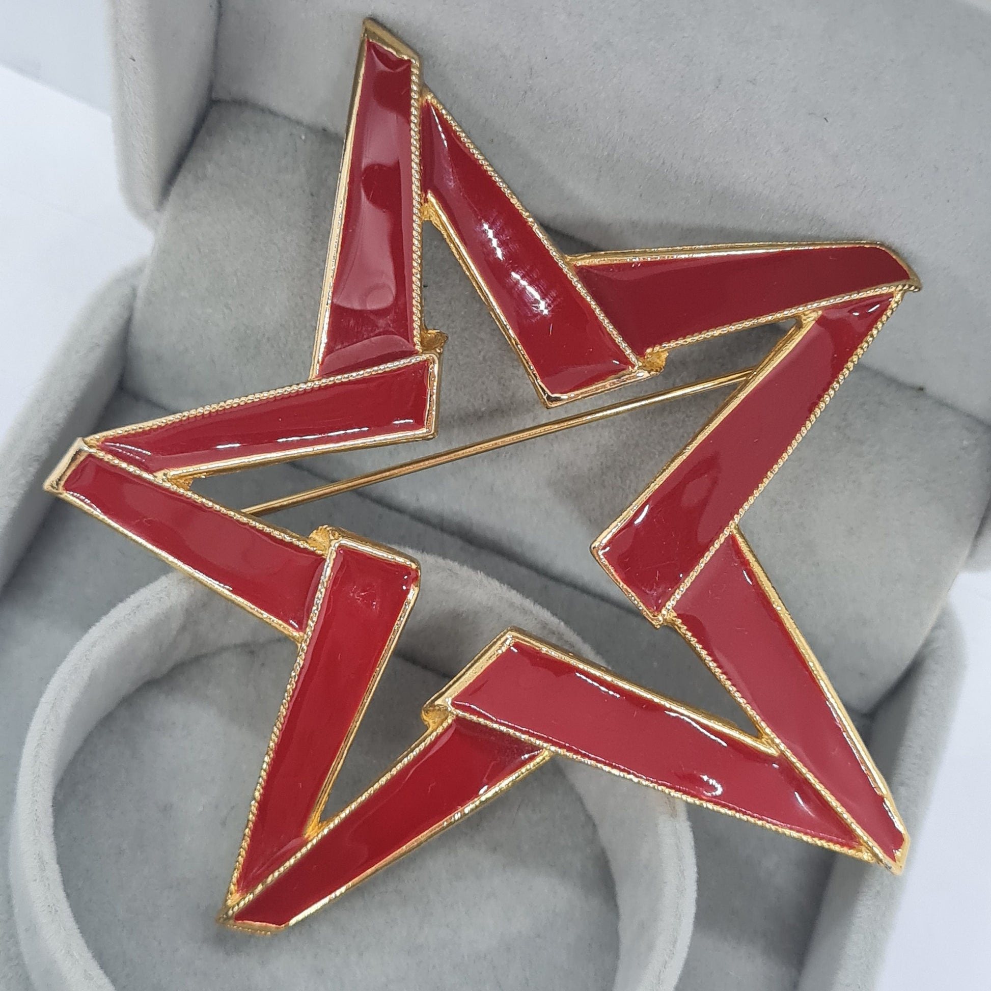 Vintage LIA Star Brooch: Gold Tone Metal with Red Enamel