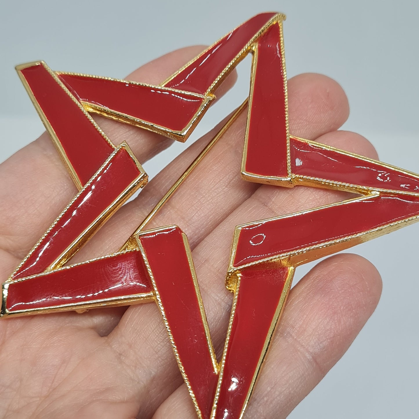 Vintage LIA Star Brooch: Gold Tone Metal with Red Enamel