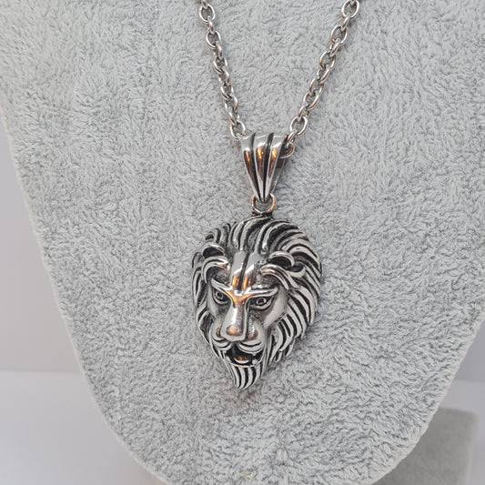 Vintage heavy lion head pendant necklace Silver tone metal chain with chunky pendant