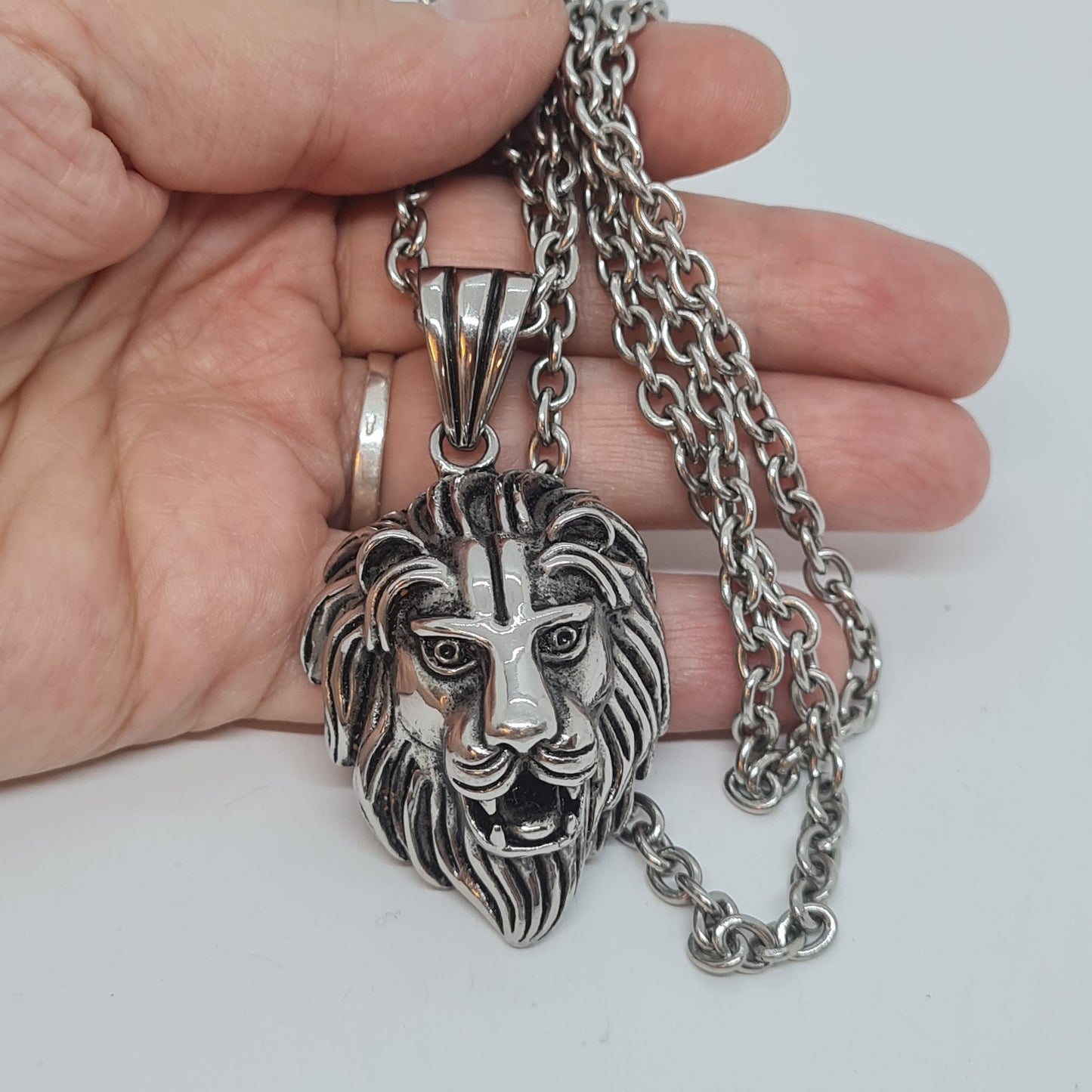 Vintage heavy lion head pendant necklace Silver tone metal chain with chunky pendant