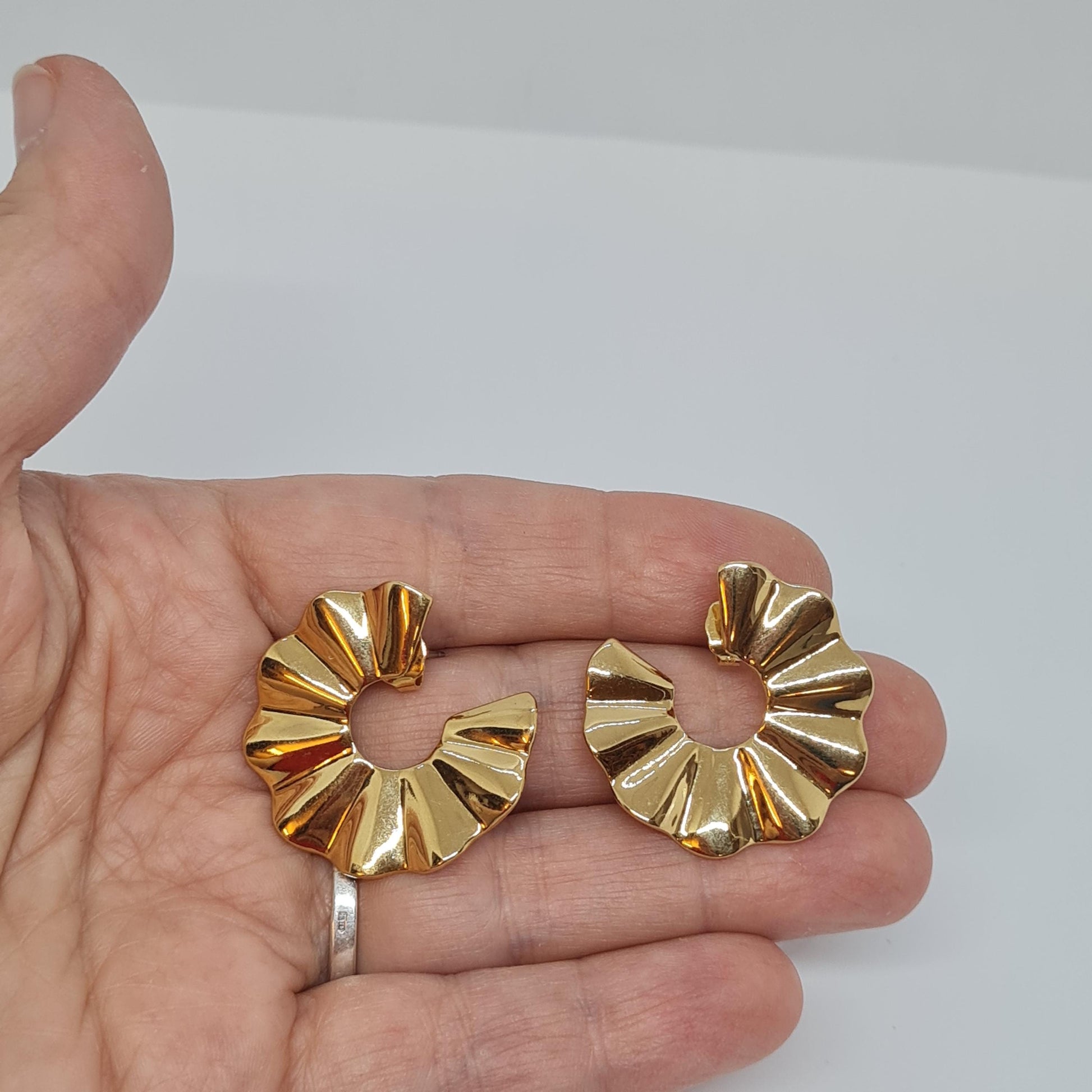 Vintage AVON Gold-Tone Swirl Earrings, 1986 Designer Jewelry