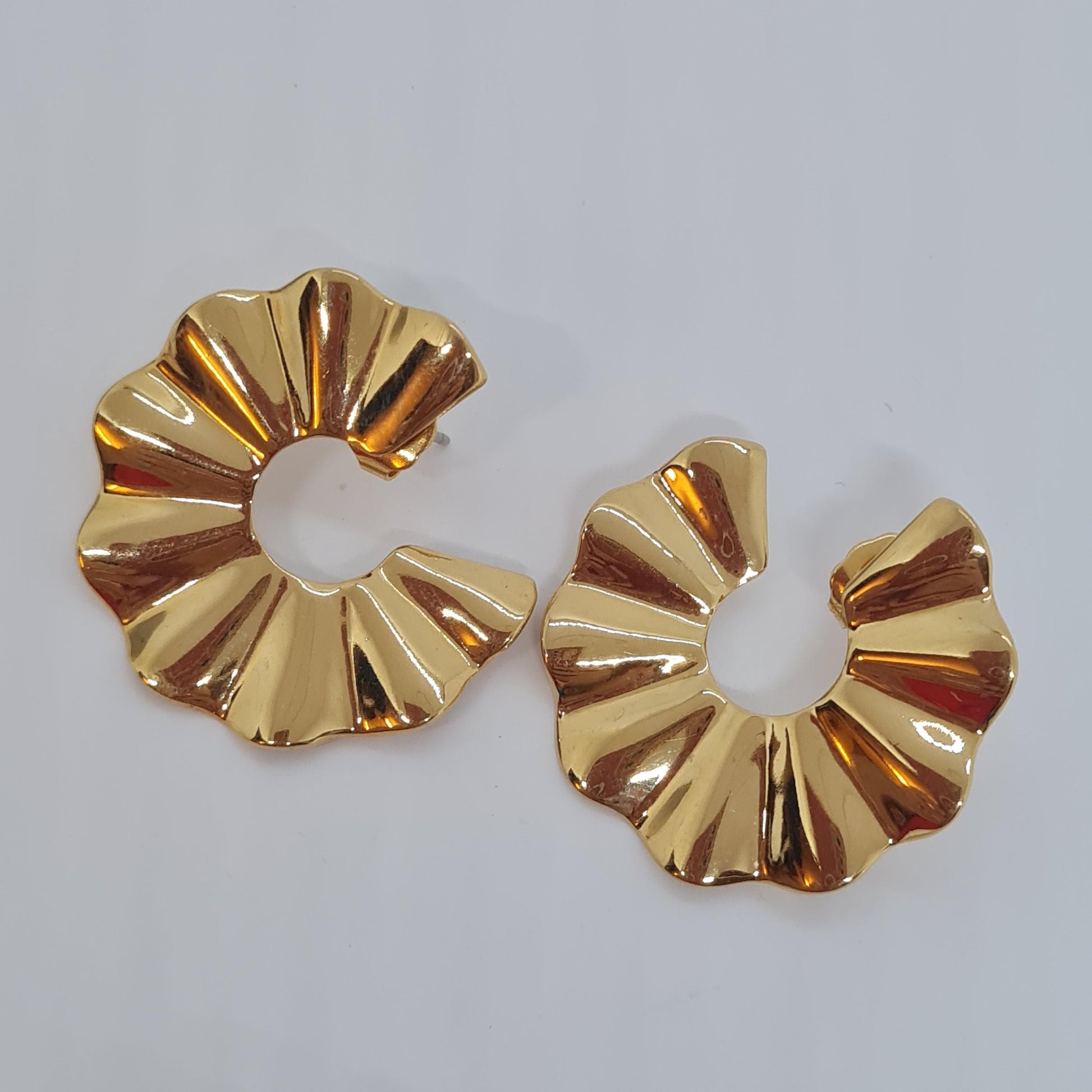 Vintage AVON Gold-Tone Swirl Earrings, 1986 Designer Jewelry