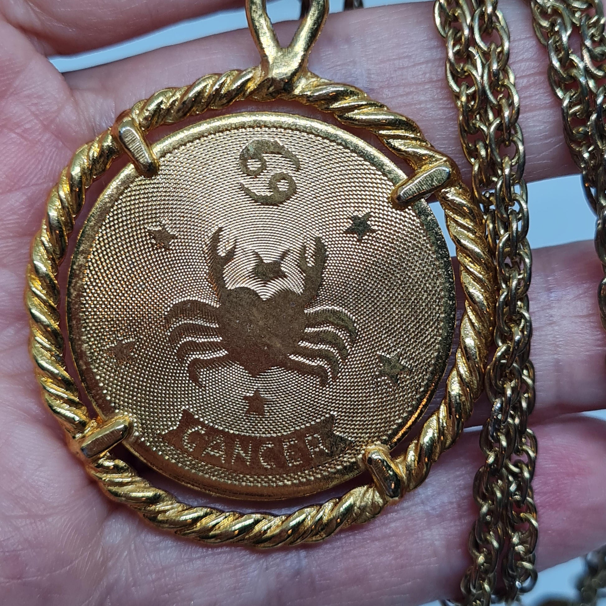 Vintage CANCER zodiac sign pendant necklace Gold-tone chain and coin pendant in a rope circle
