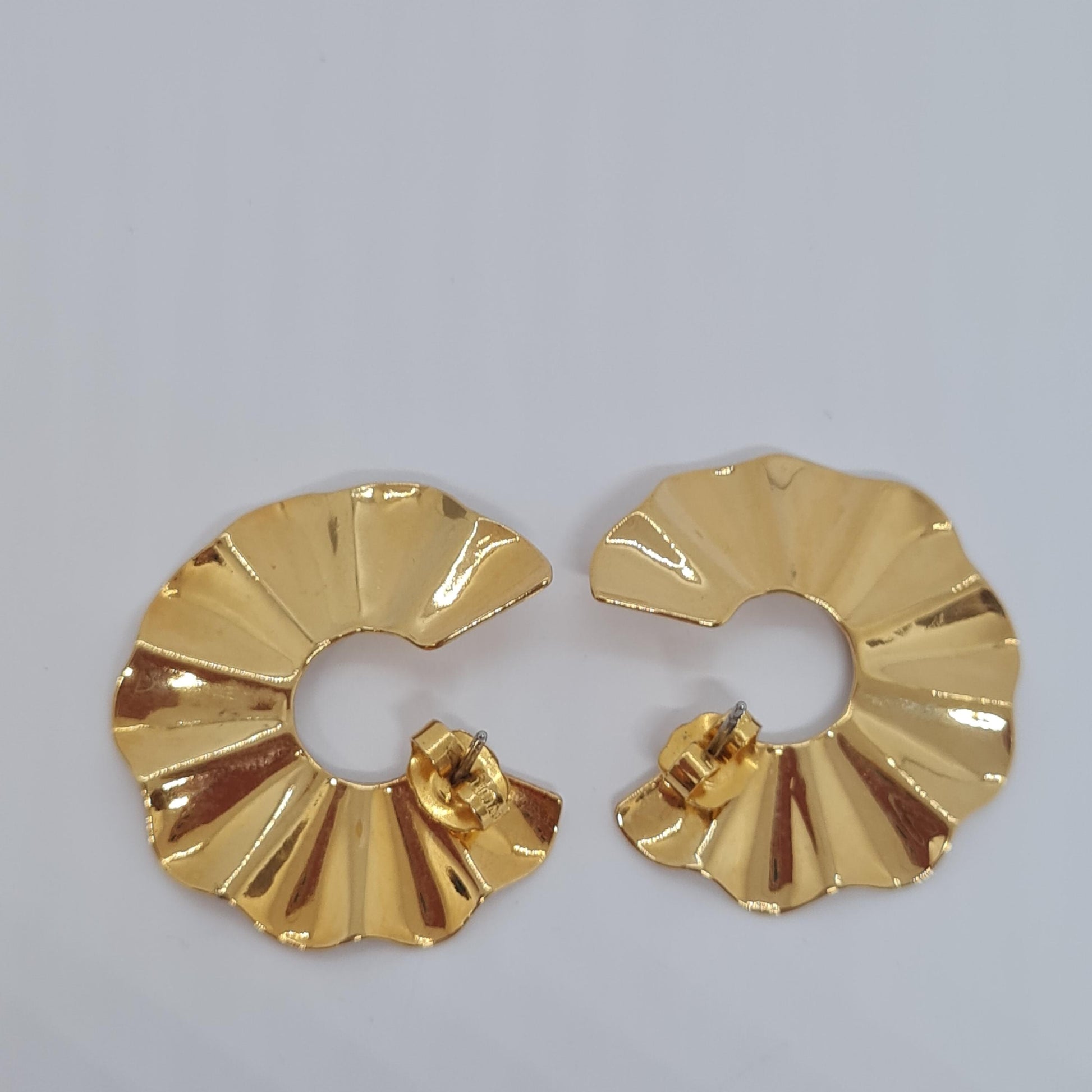 Vintage AVON Gold-Tone Swirl Earrings, 1986 Designer Jewelry