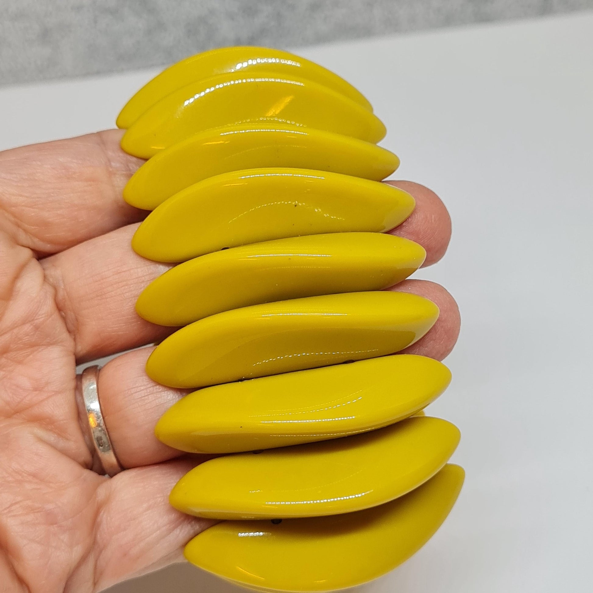 Vintage plastic stretchy bracelet Olive color adjustable bracelet