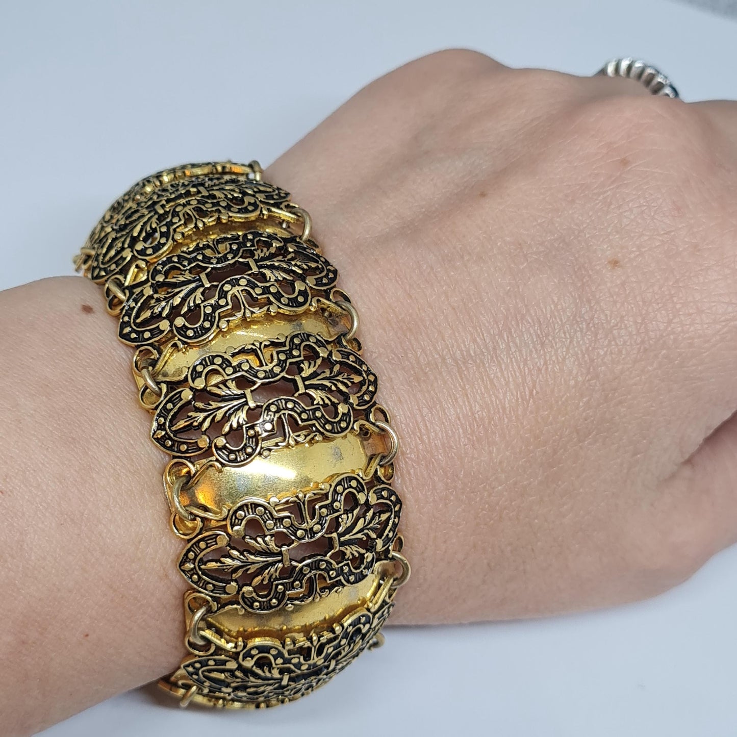 Vintage Gold-Tone Link Bracelet: Victorian Revival Textured Design