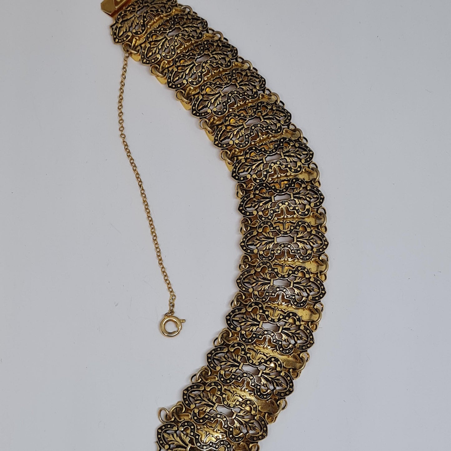 Vintage Gold-Tone Link Bracelet: Victorian Revival Textured Design
