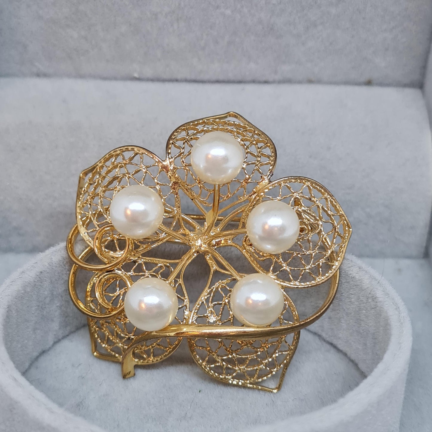 Vintage filigree flower brooch Gold-tone metal with faux pearl floral brooch pin
