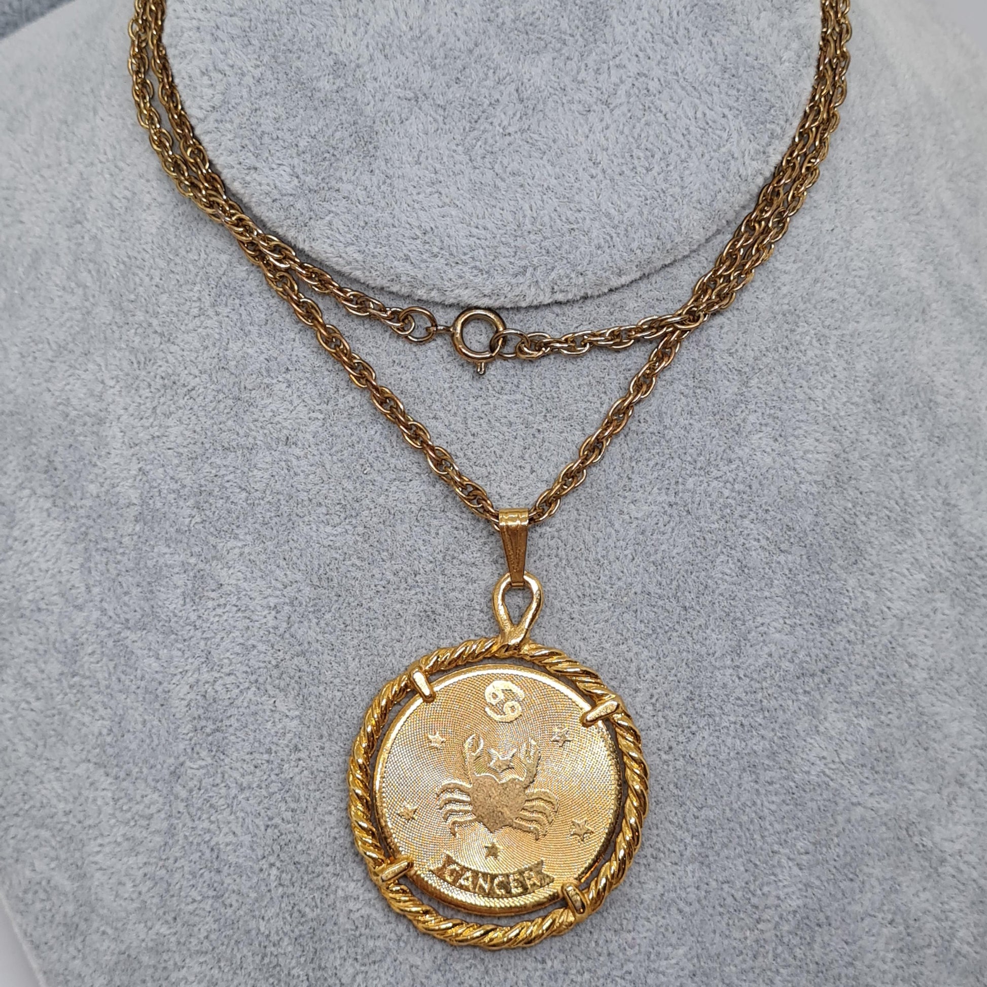 Vintage CANCER zodiac sign pendant necklace Gold-tone chain and coin pendant in a rope circle