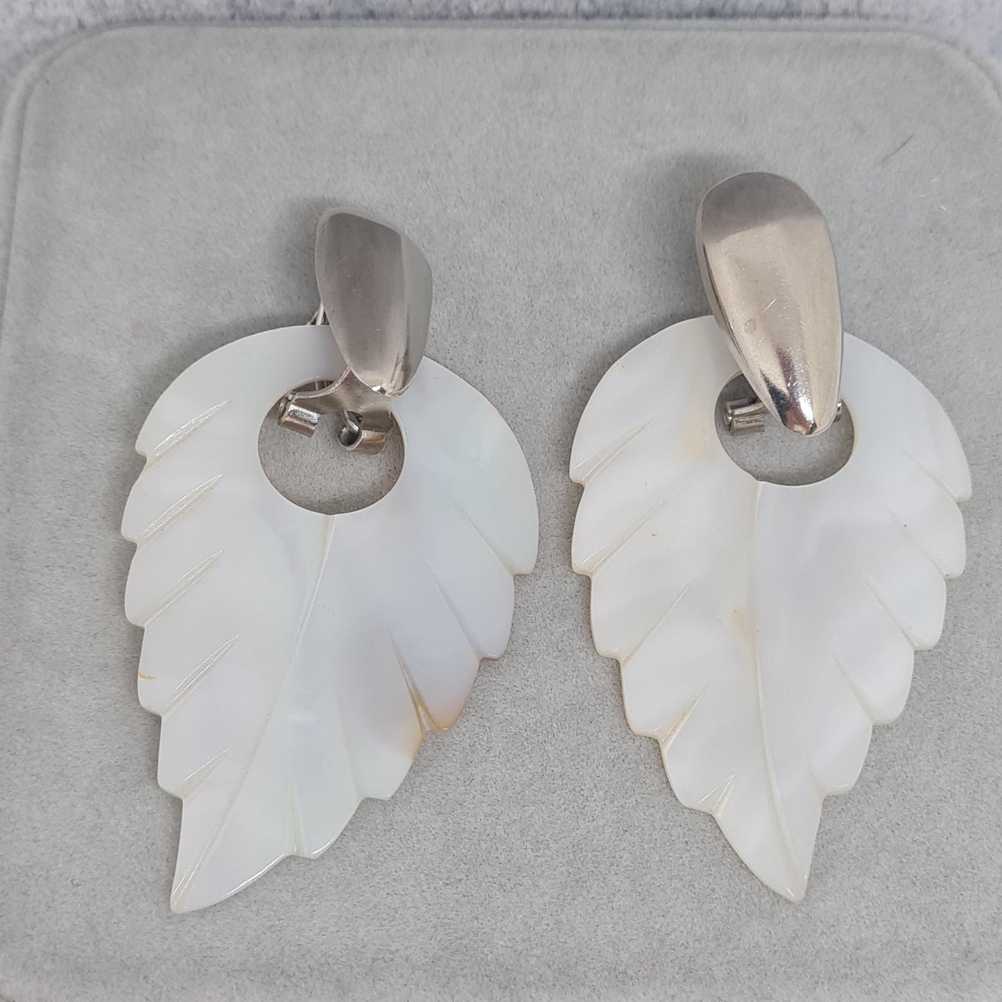Vintage seashell earrings Mother-of-pearl drop earrings for summer