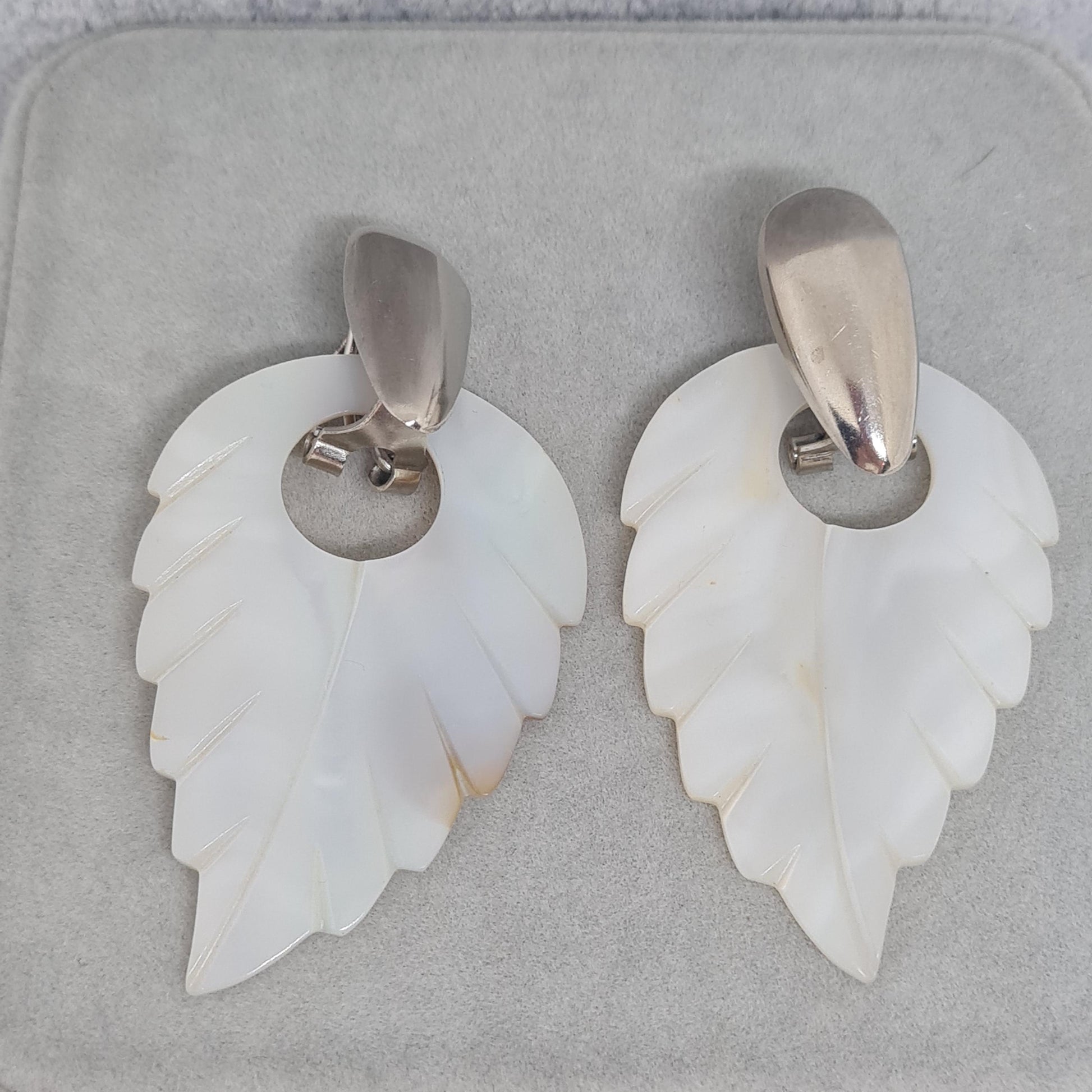 Vintage seashell earrings Mother-of-pearl drop earrings for summer