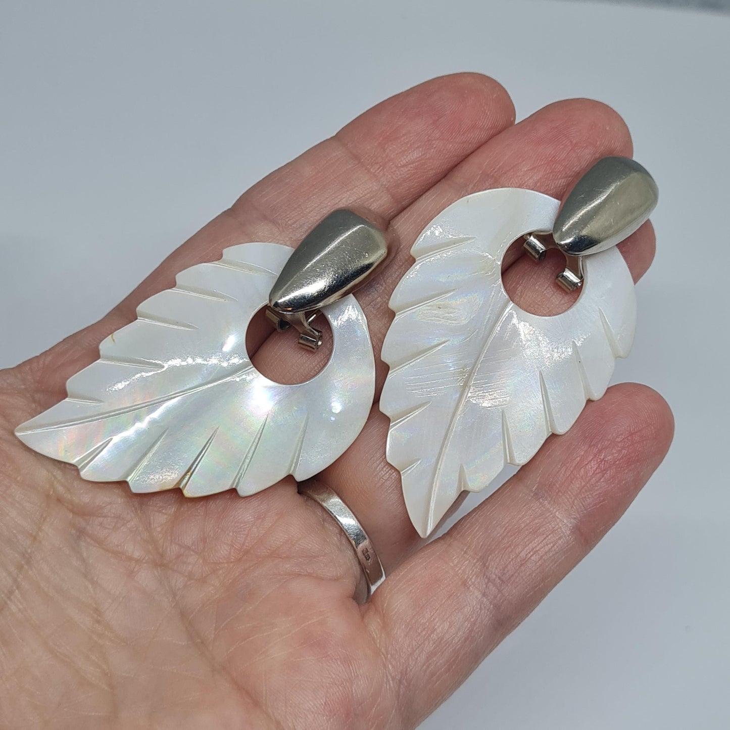 Vintage seashell earrings Mother-of-pearl drop earrings for summer