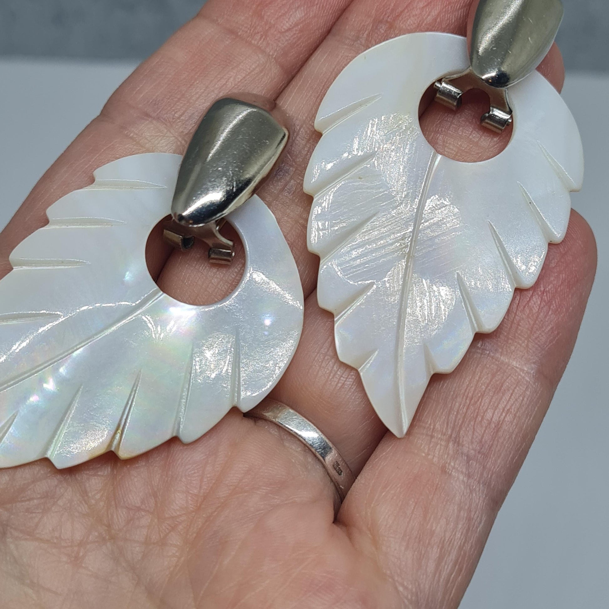 Vintage seashell earrings Mother-of-pearl drop earrings for summer