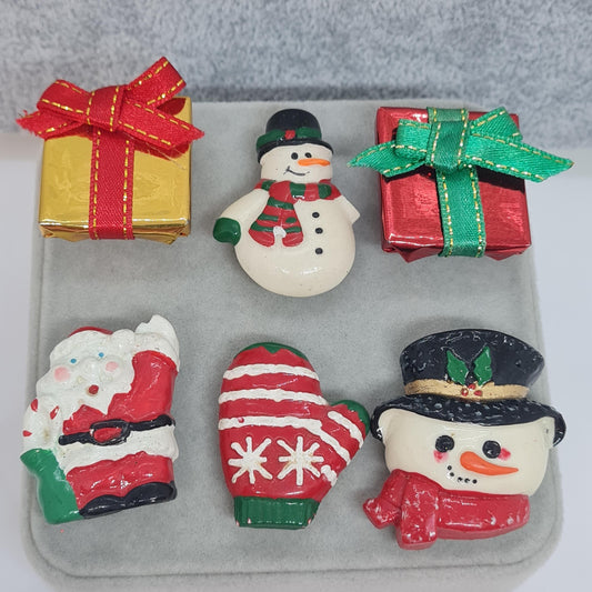 Vintage Christmas button covers the 80s. This a good gift idea for Christmas.