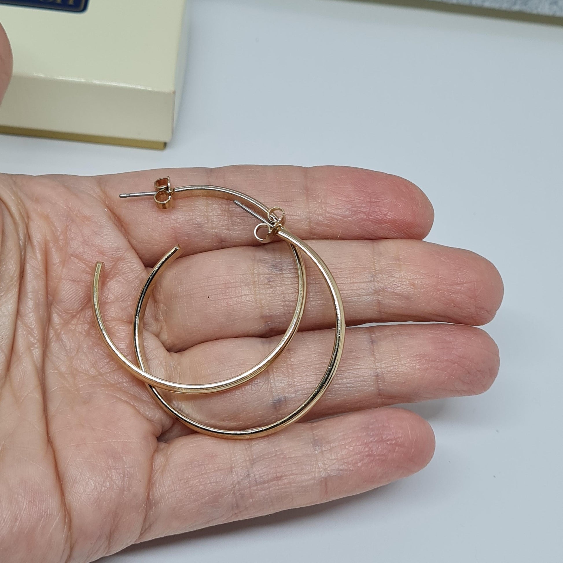 Vintage AVON hoop earrings 1979