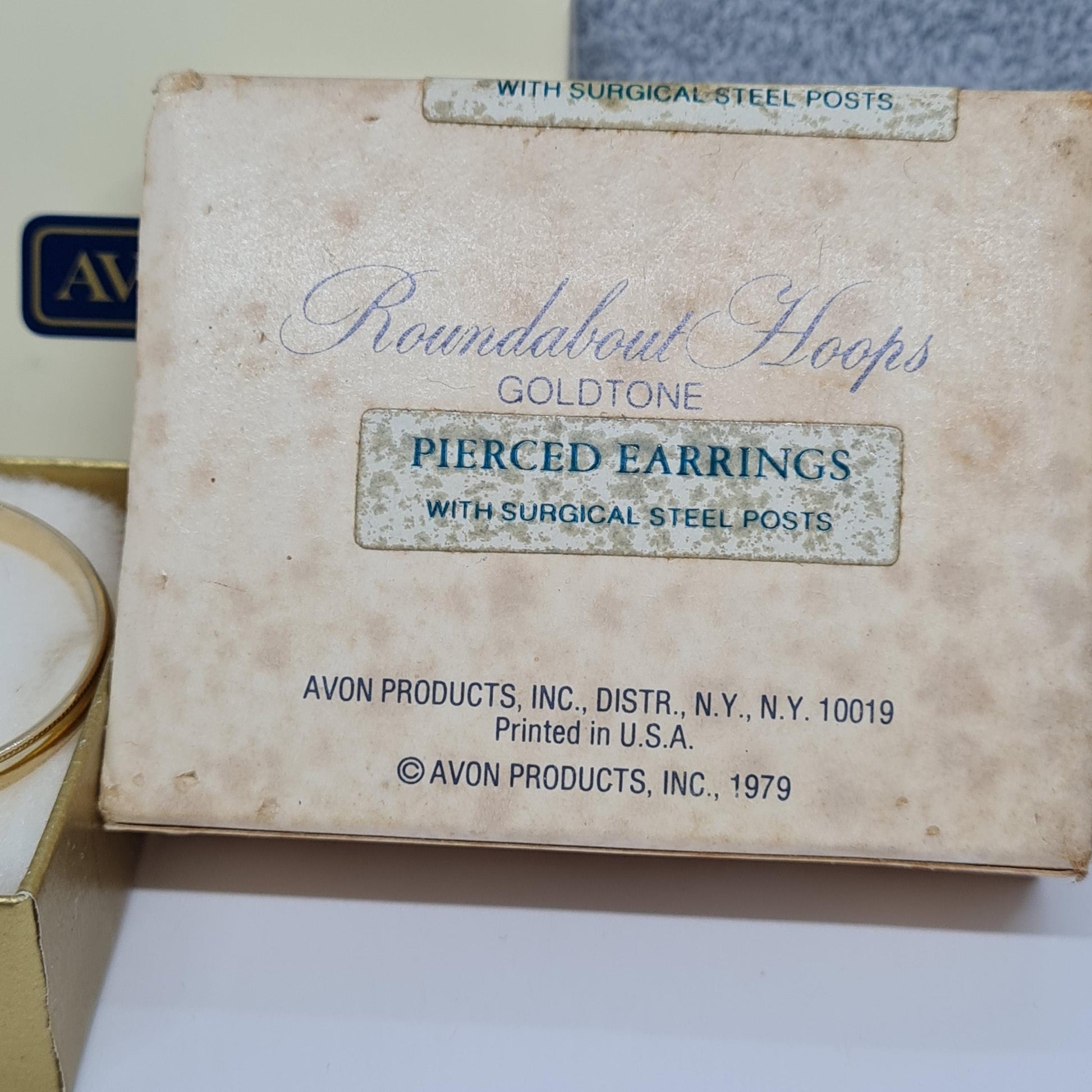 Vintage AVON hoop earrings 1979