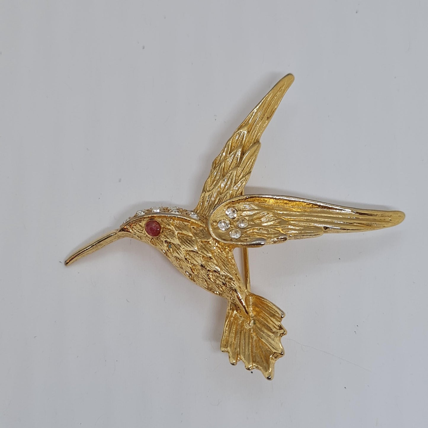 Vintage Gold-Tone Hummingbird Brooch: Rhinestone Bird Pin