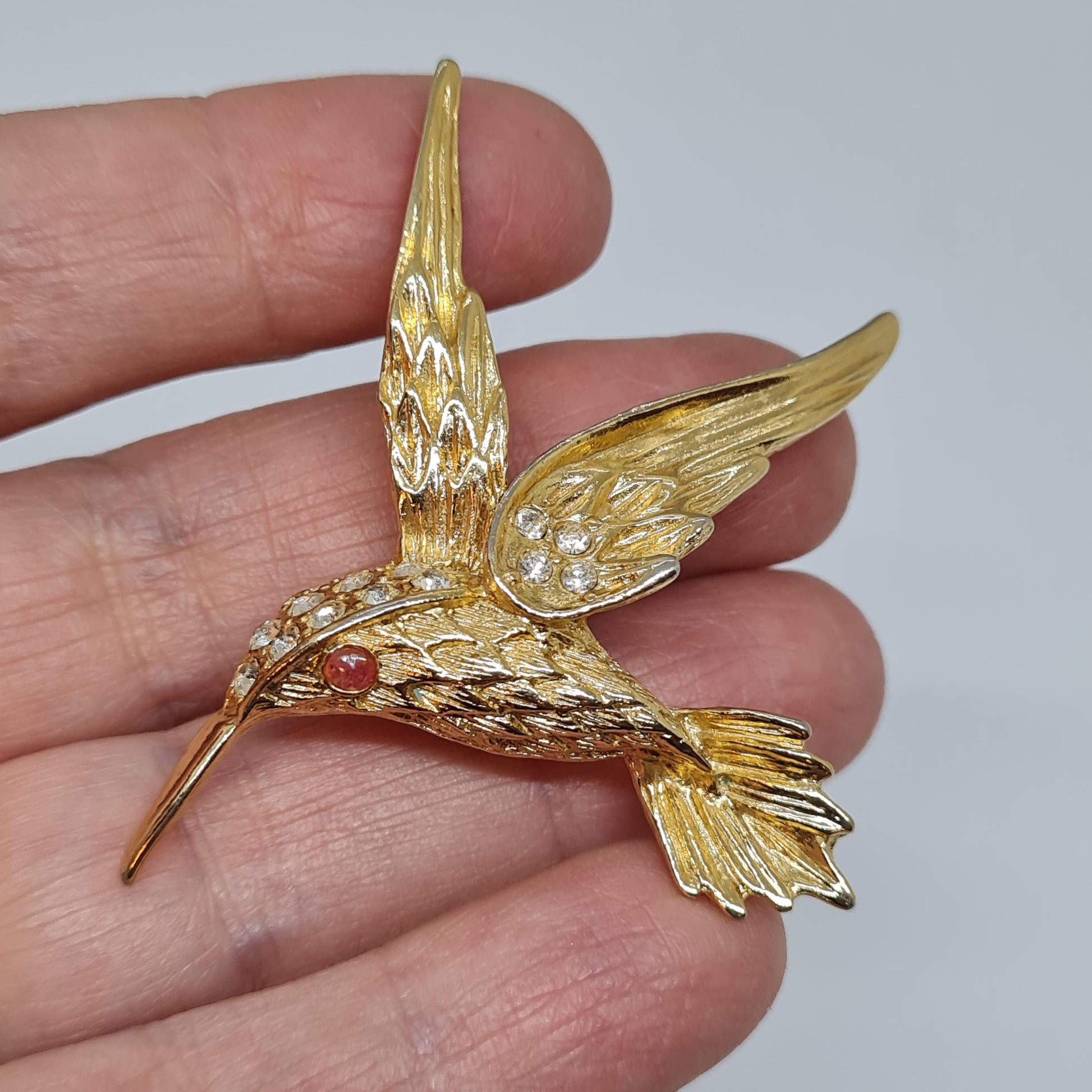 Vintage Gold-Tone Hummingbird Brooch: Rhinestone Bird Pin