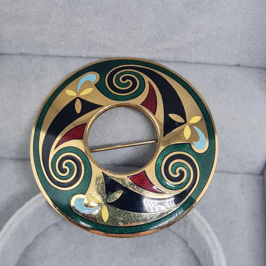 Vintage TARA Celtic enamel brooch. Gold-tone metal with enamel. Big circle Scottish brooch pin.
