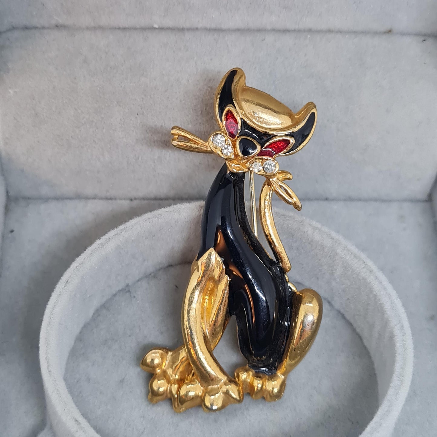 Vintage Enamel Cat Brooch: Gold Tone Rhinestone Pin