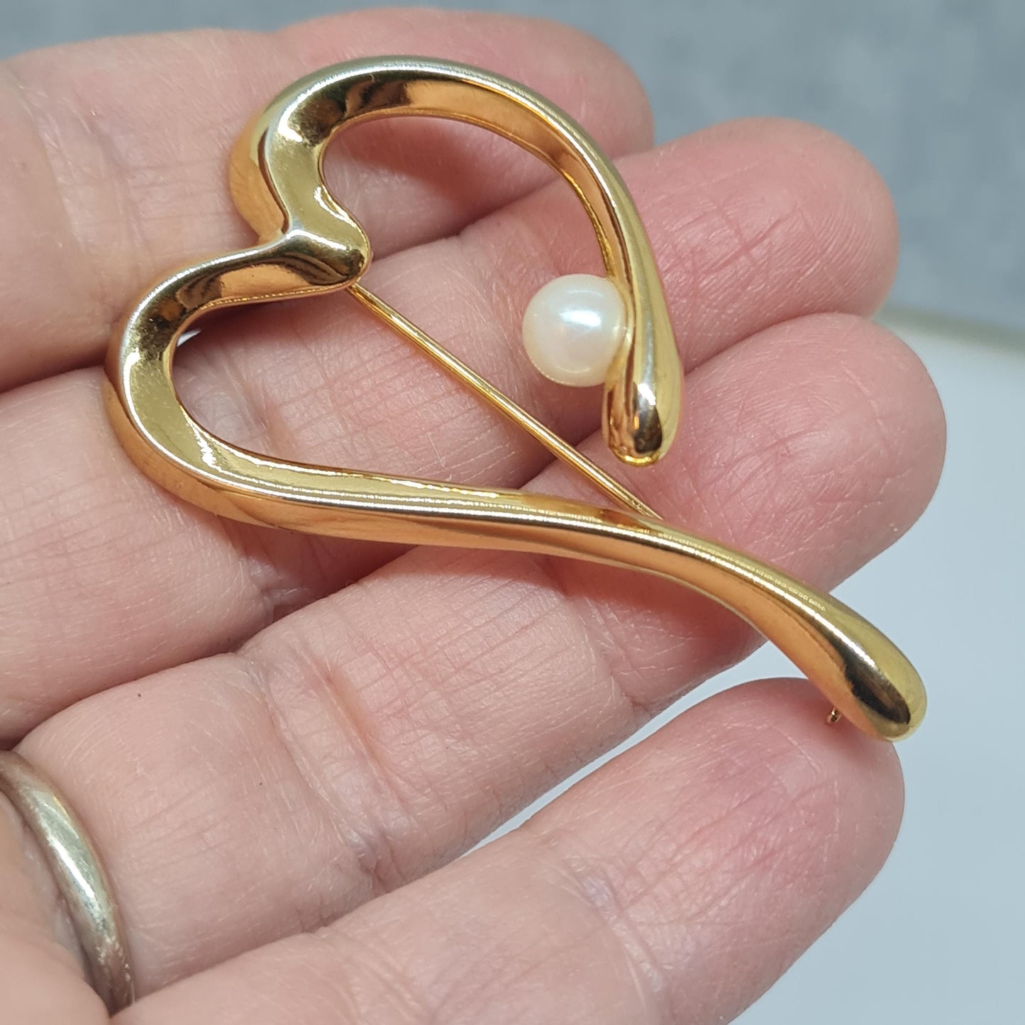 Vintage abstract heart brooch Gloss gold-tone metal brooch pin with faux pearl Valentine's Day gift