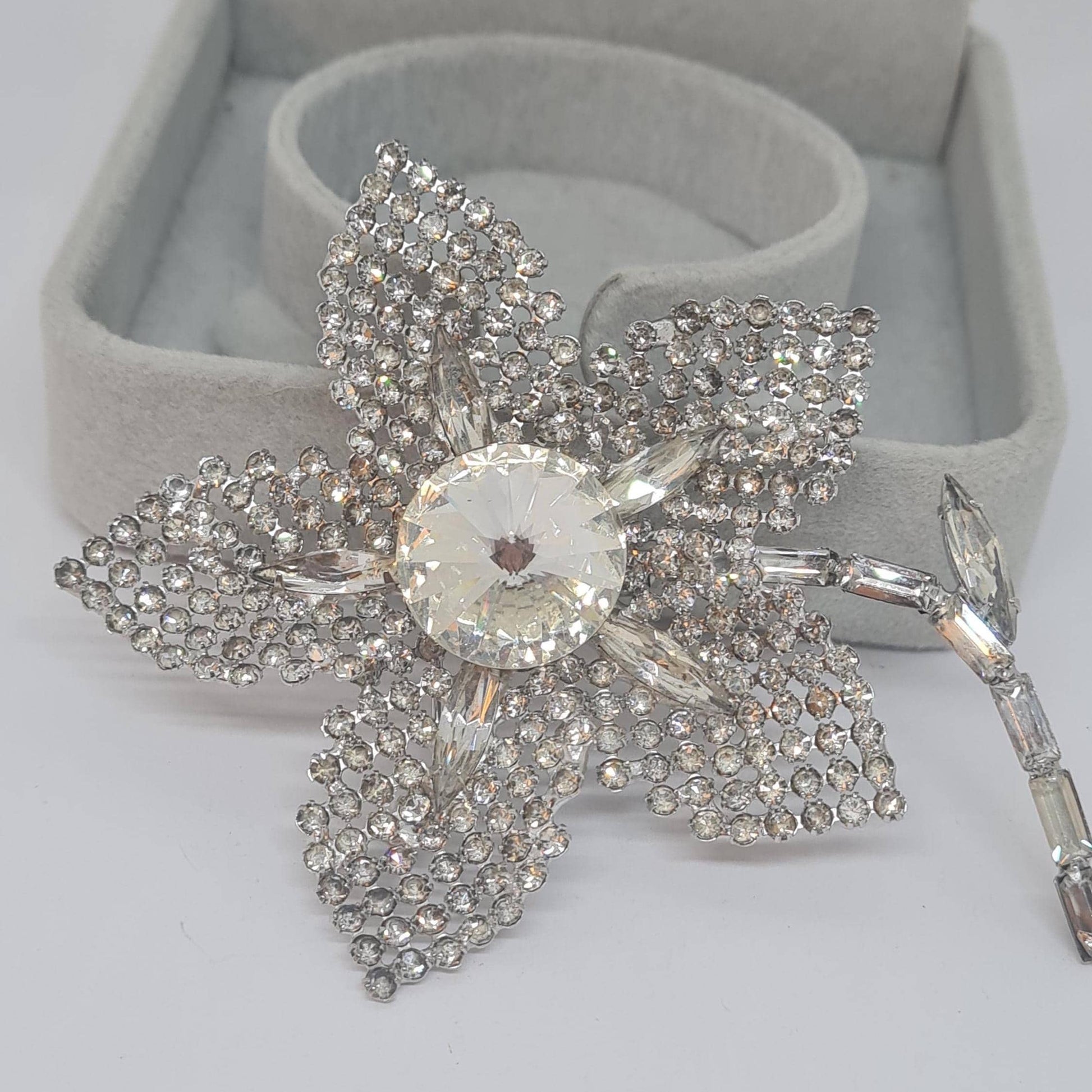 Vintage large rhinestone brooch, Silver-tone metal with clear glass rhinestones, Big floral sparkly brooch pin
