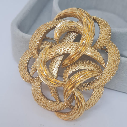 CROWN TRIFARI knot brooch, Textured gold-tone metal, Vintage designer abstract brooch pin, Gift idea for mother
