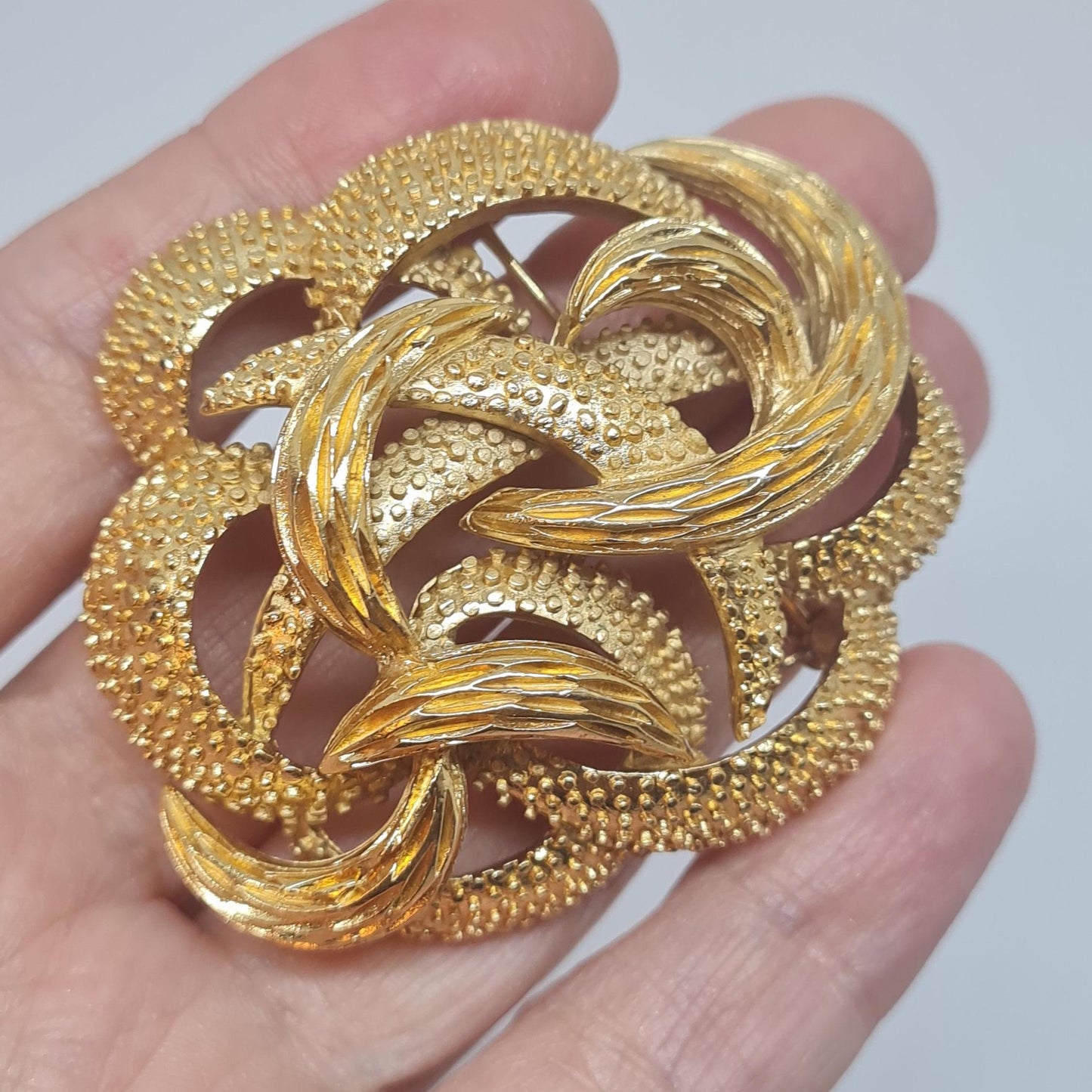 CROWN TRIFARI knot brooch, Textured gold-tone metal, Vintage designer abstract brooch pin, Gift idea for mother