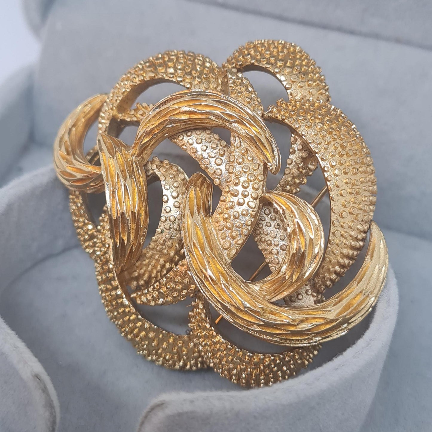 CROWN TRIFARI knot brooch, Textured gold-tone metal, Vintage designer abstract brooch pin, Gift idea for mother