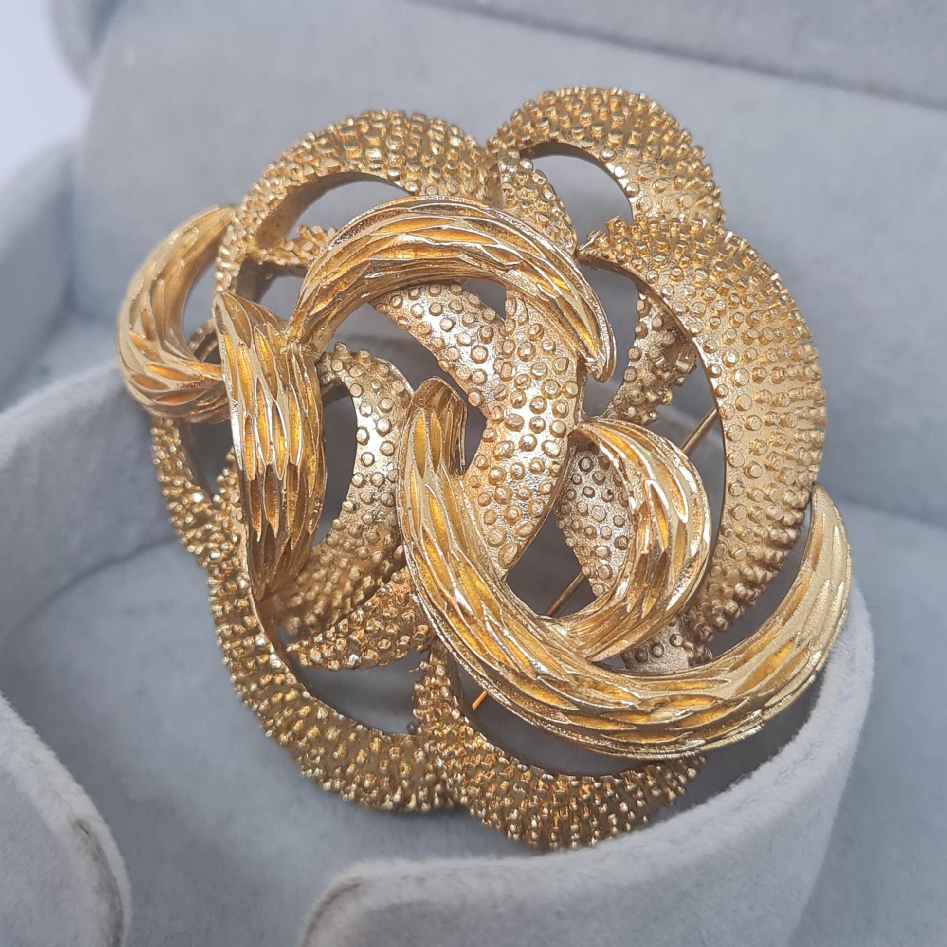 CROWN TRIFARI knot brooch, Textured gold-tone metal, Vintage designer abstract brooch pin, Gift idea for mother