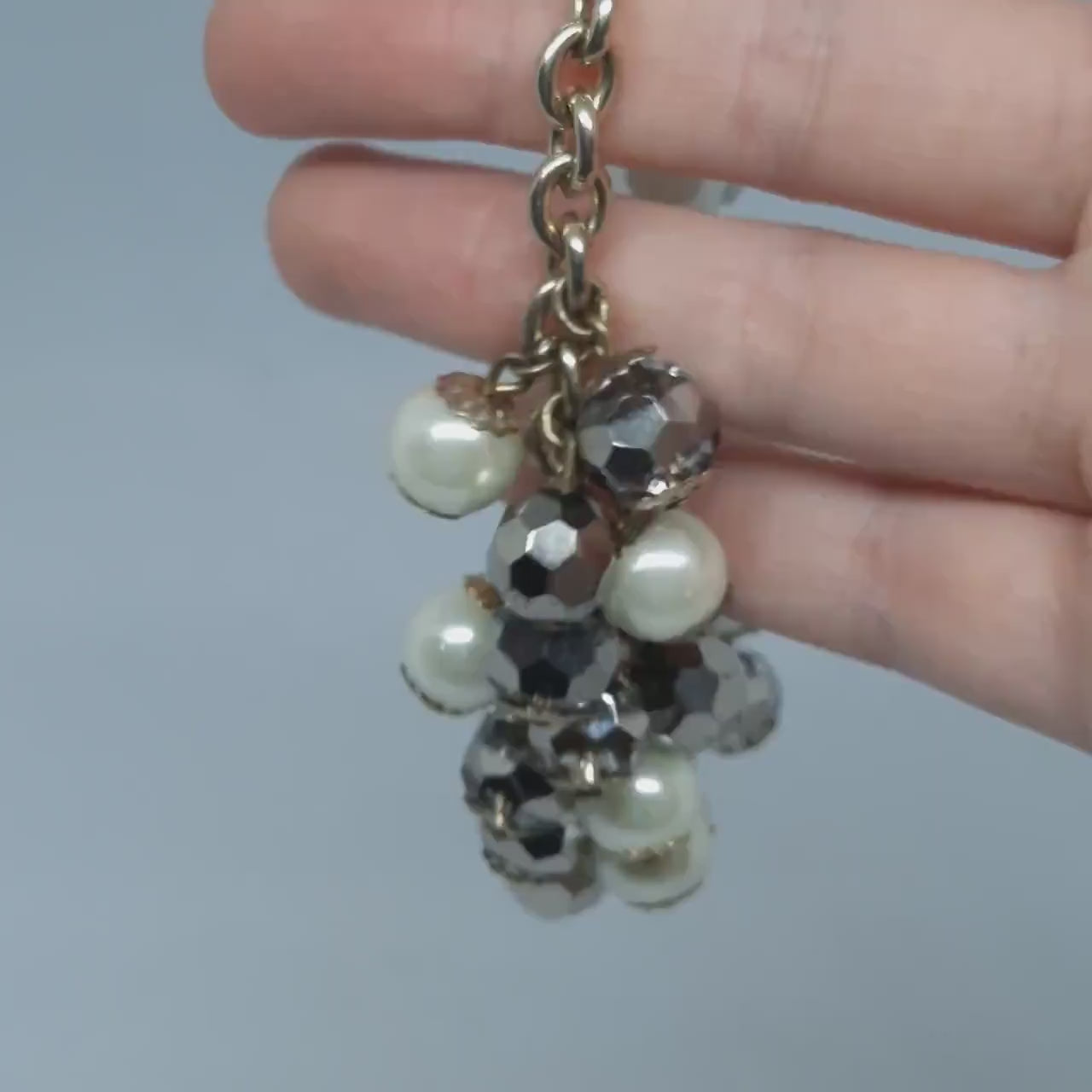 Vintage beads charms bracelet Gold tone chain bracelet with glass and faux pearl beads