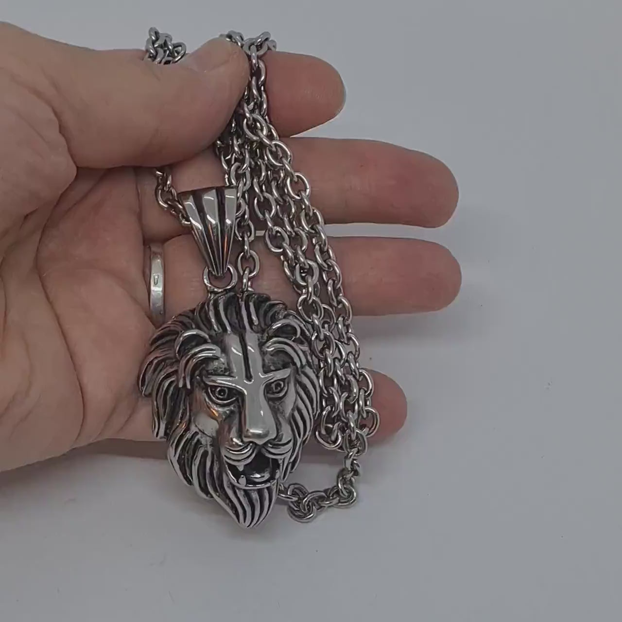 Vintage heavy lion head pendant necklace Silver tone metal chain with chunky pendant